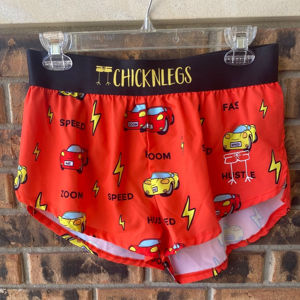 Chicknlegs Women's Cars 1.5" Split Shorts Sz Medium